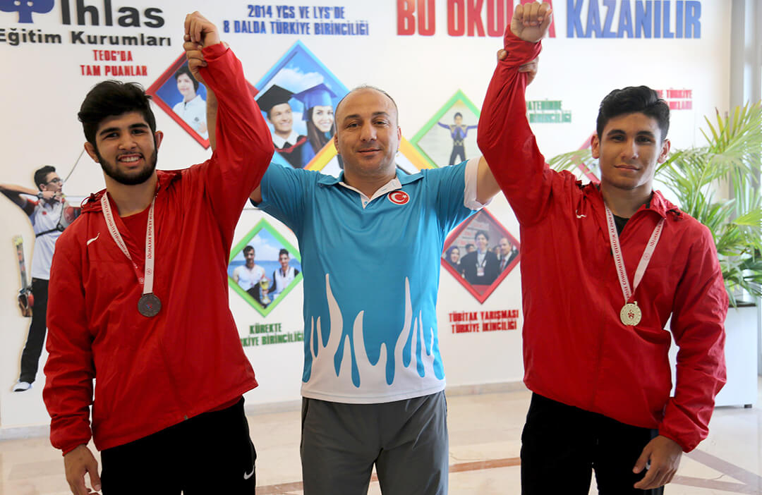 Mevlüthan Ak'tan Güreşte Türkiye Şampiyonluğu