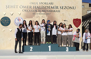 İstanbul Okul Sporları Şehit Ömer Halisdemir Sezonu Okçuluk İl Müsabakaları’nda Genç Bayan Takımı klasik yay kategorisinde İstanbul Şampiyonu oldu. 