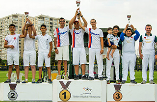 Türkiye Okçuluk Federasyonu tarafından düzenlenen 2018 Gençlik Kupası’nda mücadele eden öğrencimiz Hüseyin Burak Hamzaoğlu Klasik Yay Erkek’de takımıyla beraber şampiyonluğa ulaştı.