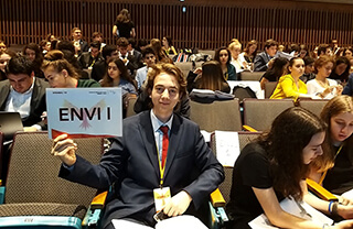 İhlas Koleji, bu yıl 3.'sü İstanbul Robert Koleji'nde düzenlenen Avrupa Gençlik Parlamentosu 3. Ulusal Forum etkinliğinde (3rd National Forum of EYP Turkey) beş öğrencisiyle temsil edildi.