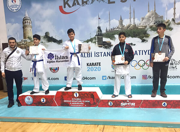 






İhlas Koleji, İller Arası Karate 34 Süper Lig Ayasofya Etabı'nda aldığı başarılarla yine adından söz ettirdi.