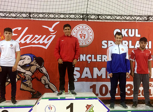 Elazığ'da düzenlenen Okullar Arası Gençler Grekoromen Güreş Türkiye Şampiyonası'nda Özel Bahçelievler İhlas Anadolu Lisesi öğrencisi Mevlüthan Ak 67 kg.'da Türkiye Şampiyonu oldu.