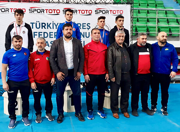 






Türkiye Güreş Federasyonu tarafından düzenlenen Büyük Yıldızlar Grekoromen Türkiye Güreş Şampiyonası'nda Özel Bahçelievler İhlas Anadolu Lisesi öğrencisi Furkan Taş 71 kg'da Türkiye ikincisi oldu.