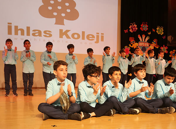 İhlas Eğitim Kurumları 23 Nisan Ulusal Egemenlik ve Çocuk Bayramı'nı Bahçelievler, Beylikdüzü ve Ispartakule Bizimevler kampüslerinde bulunan okullarda düzenlemiş olduğu etkinliklerle kutladı.