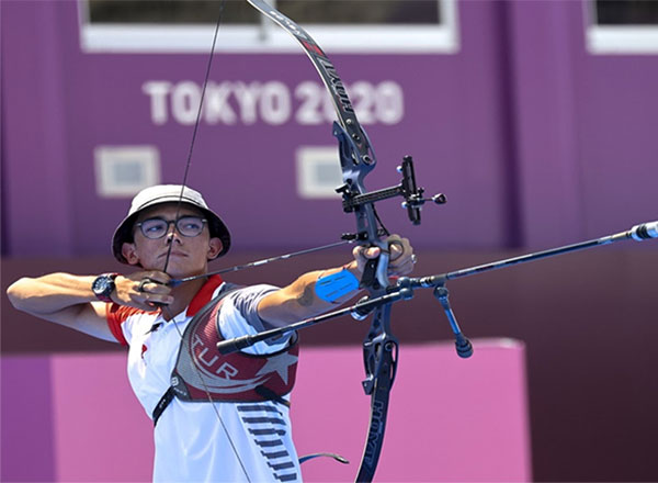 

	Tokyo 2020 Olimpiyat Oyunları’nda mezun öğrencimiz milli okçu Mete Gazoz, Klasik yay bireyselde olimpiyat şampiyonu olarak adını tarihe altın harflerle yazdırdı.