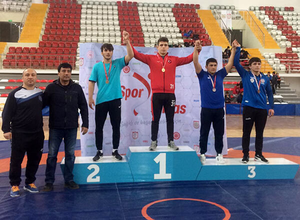 Özel Bahçelievler İhlas Anadolu Lisesi öğrencisi Furkan Taş Sivas'da yapılan Okullar Arası Gençler Türkiye Güreş Şampiyonası'nda Türkiye İkincisi oldu.